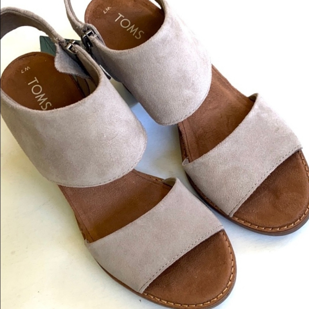 NWOT Toms leather heeled sandals